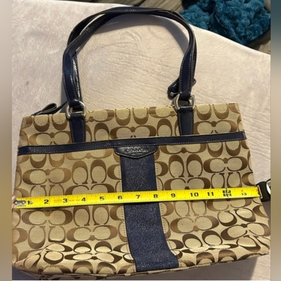NEW AUTHENTIC COACH TOTE BAG JACQUARD SIGNATURE C W/ BLUE PATENTED LEATHER TRIM - Picture 7 of 16